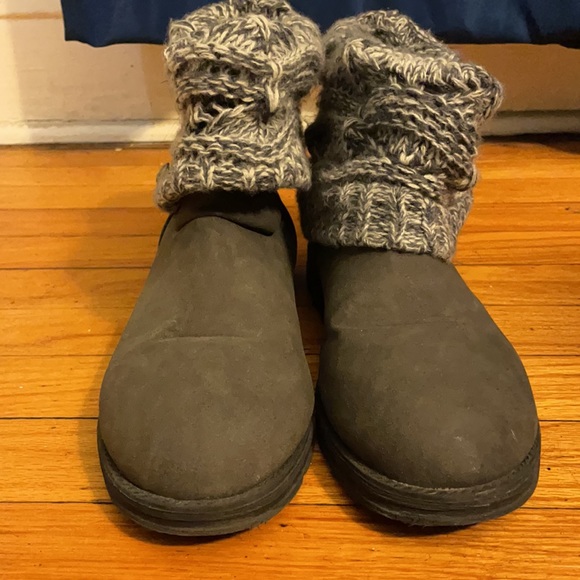 Snow boots - Picture 2 of 3